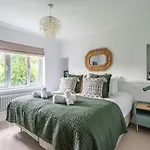 Holiday home The Birdie York